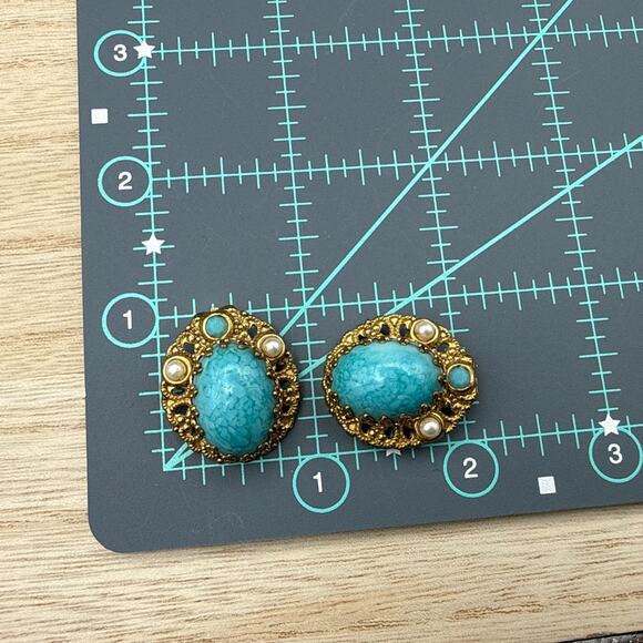 VTG West Germany Clipon Earrings Hubbell Glass Faux Turquoise Gold Tone Filigree - Picture 8 of 8